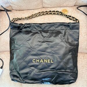 100% Authentic Chanel 22 bag - 2024 Black Large
